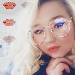 Meet your Posher, Mackenzie